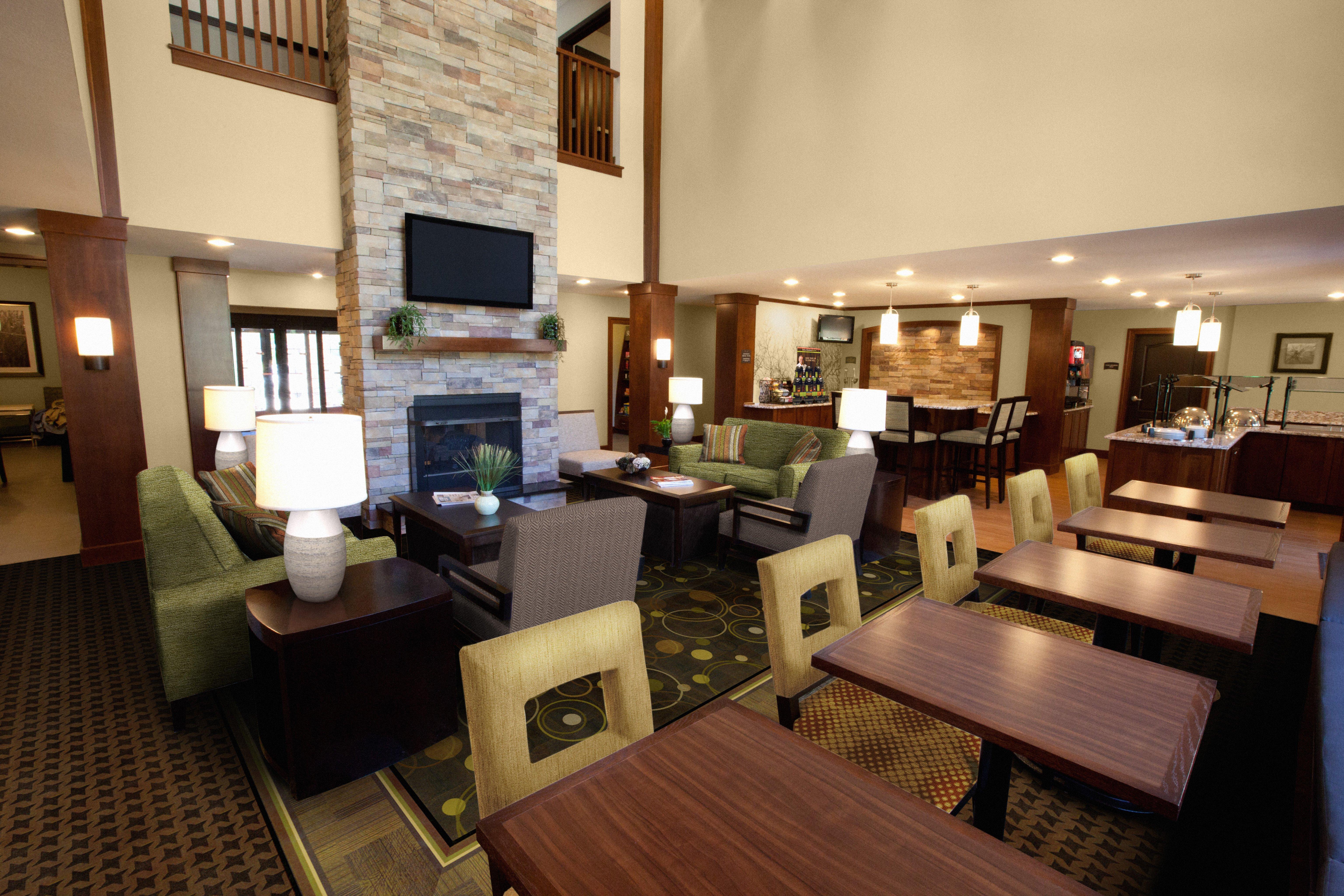 Staybridge Suites Eau Claire - Altoona By Ihg Buitenkant foto